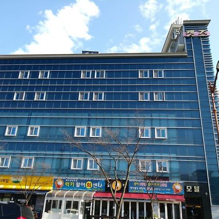 Cats Motel Гангнеунг Екстериор снимка