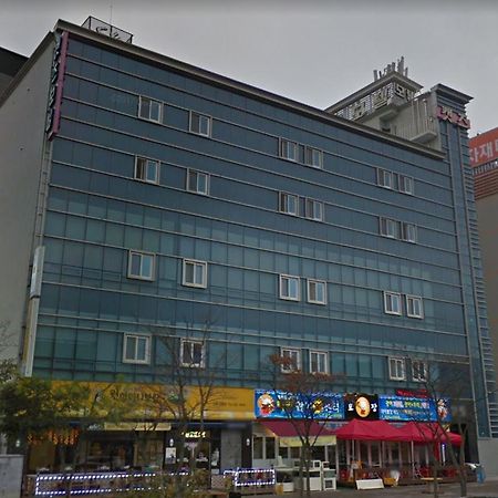 Cats Motel Гангнеунг Екстериор снимка